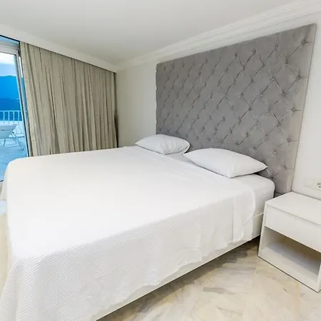Emilia Luxury *