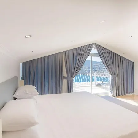 Emilia Luxury